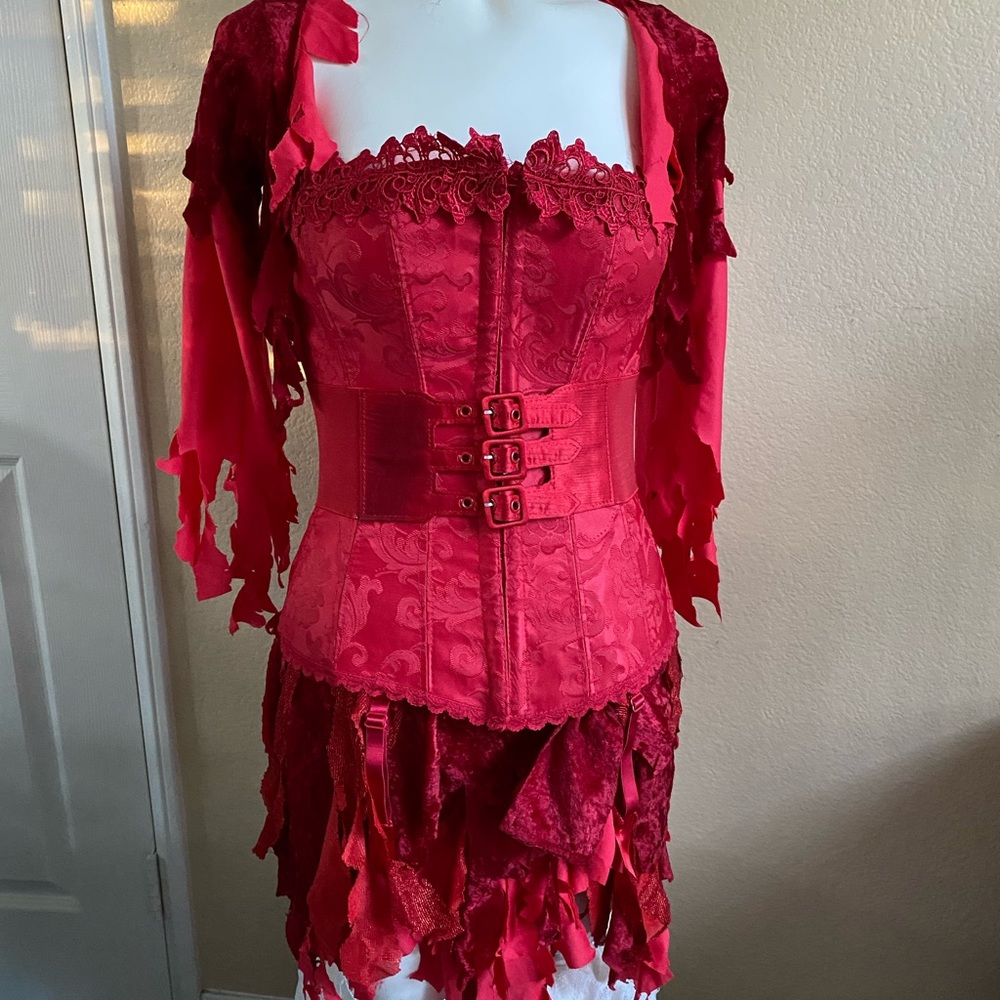 With a real corset Red Hot lady devil costume 🔥